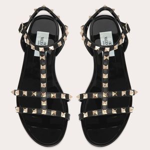 VALENTINO GARAVANI
ROCKSTUD FLAT RUBBER SANDAL